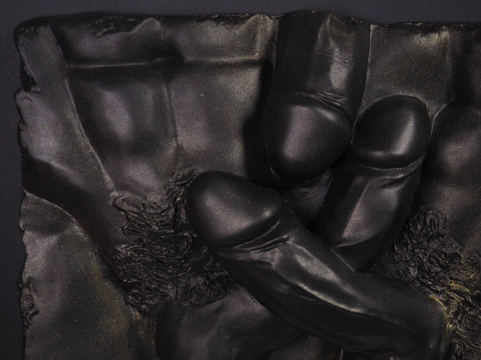 Detail view of Entwined Gold Splash resin sculpture